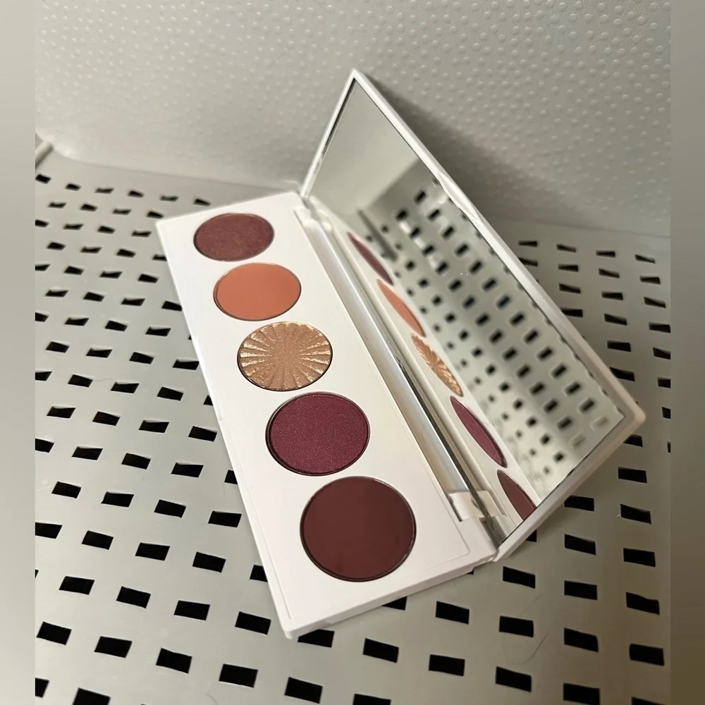 OFRA Cosmetics Signature Palette in Symphony with Mauves & Shimmers